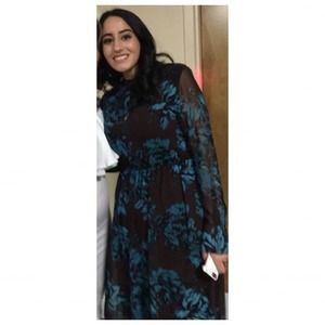 Meet your Posher, Lora